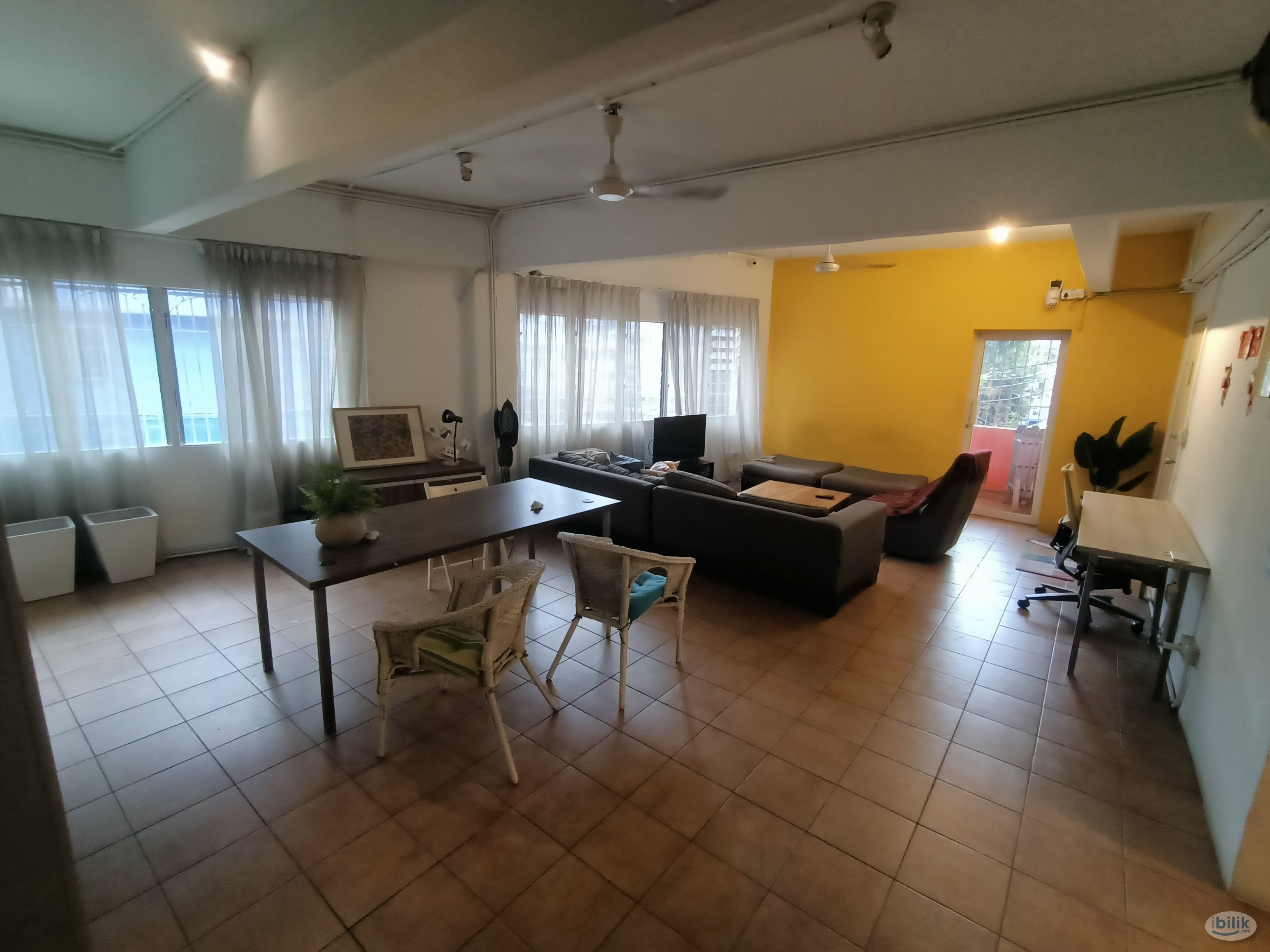 Zero Deposit 🏡 Co-Living Room at Hotel Orange Pekoe@ KL City Center - Image 1