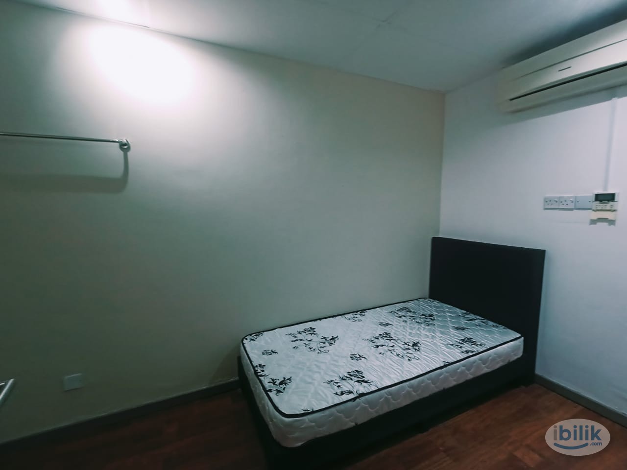 Single room with private bathroom - Image 1