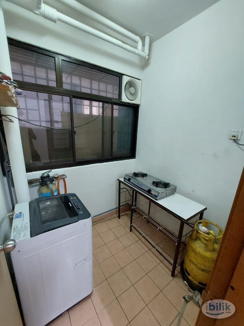 Master Room at Bayu Tasik 2, Bandar Sri Permaisuri - Image 3