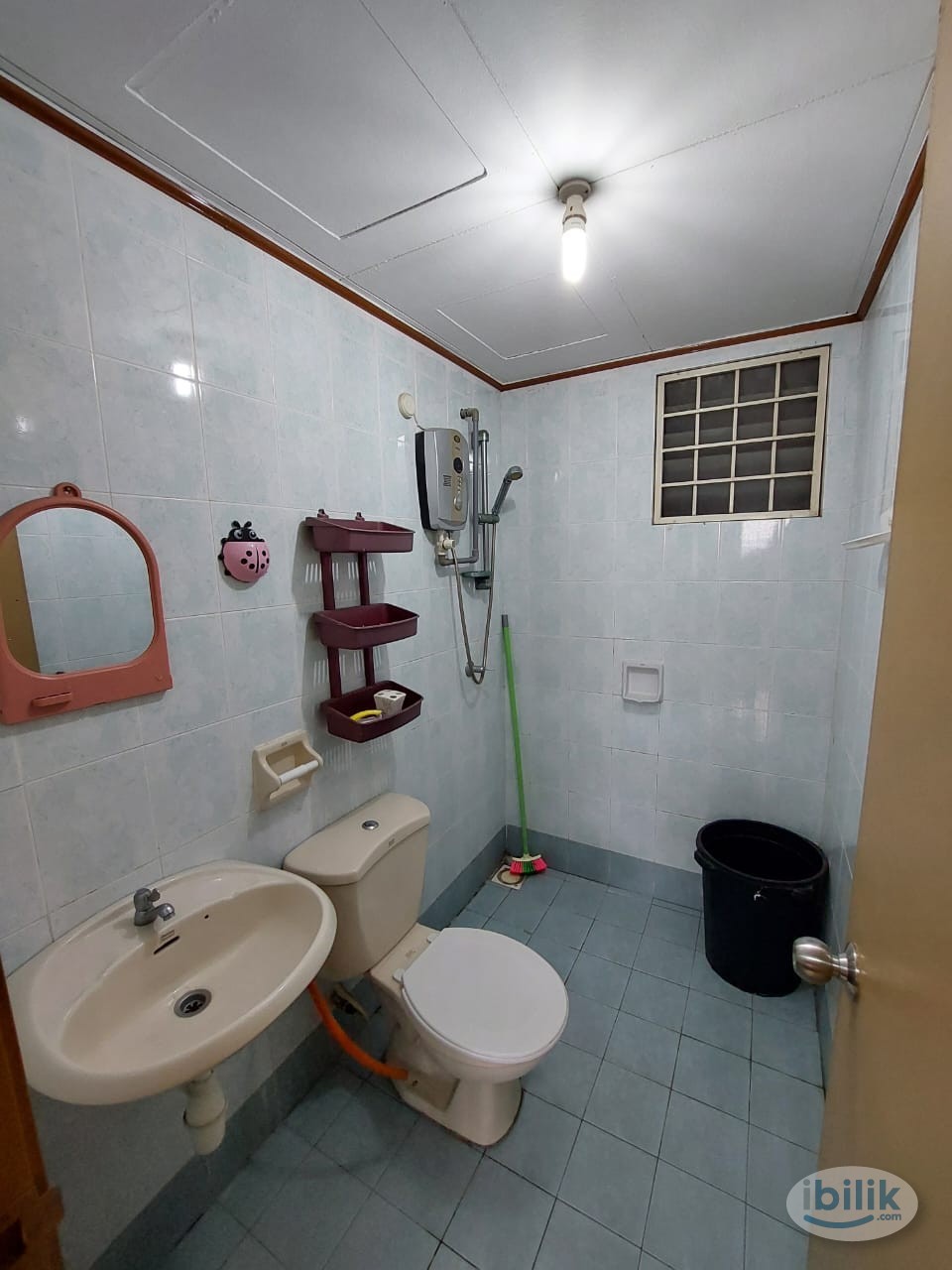Master Room at Bayu Tasik 2, Bandar Sri Permaisuri - Image 5