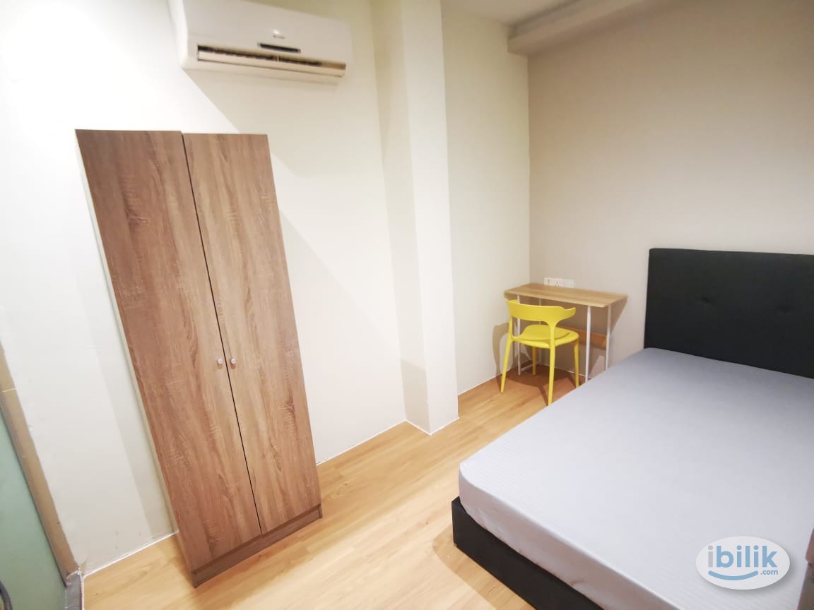 5 mins walk to MRT & LRT Pasar Seni 🚇 Co-living Hotel Unit with Private Bathroom @ Petaling Street ✨ Travel to KL City C - Image 2