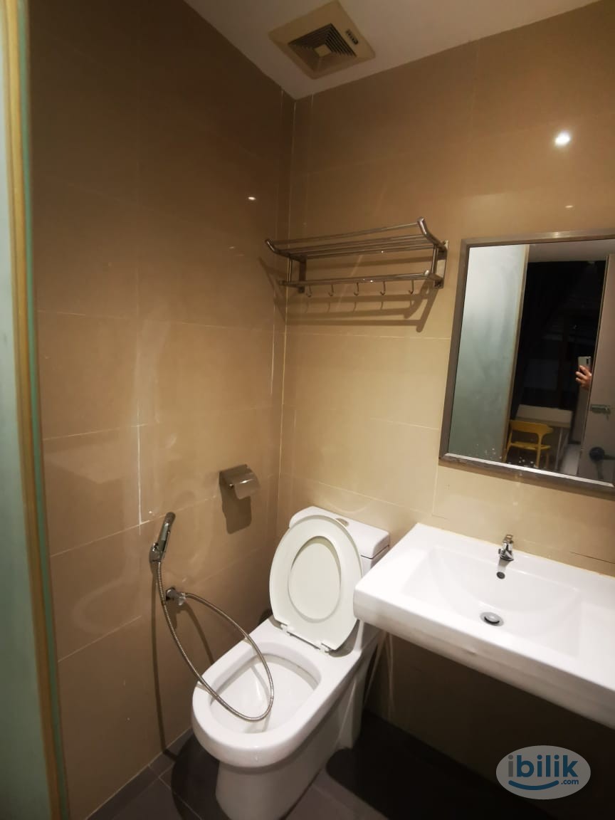 5 mins walk to MRT & LRT Pasar Seni 🚇 Co-living Hotel Unit with Private Bathroom @ Petaling Street ✨ Travel to KL City C - Image 3