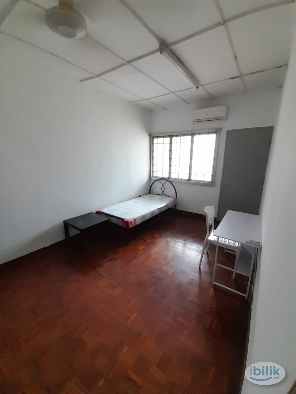 SS2 cheapest MIDDLE room With Balcony very near to SS2 center - Image 3