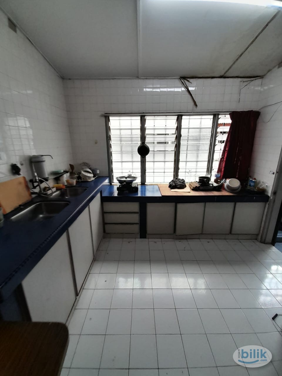 SS2 cheapest MIDDLE room With Balcony very near to SS2 center - Image 4