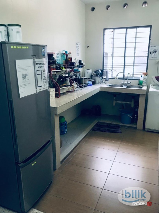Fantastic location in Petaling Jaya! 🌟 Low Deposit Single Room To Rent With WiFi! 🌐💻 - Image 1
