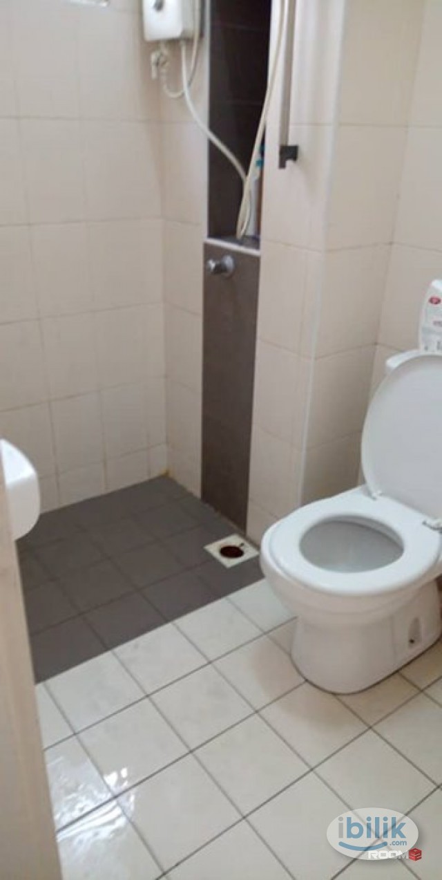 📞🏠💻 Room For Rent at Taman Sea with Maintenance Provided & Wifi 💡🌐 📍 Location: Petaling Jaya, nearby MRT and LRT - Image 2