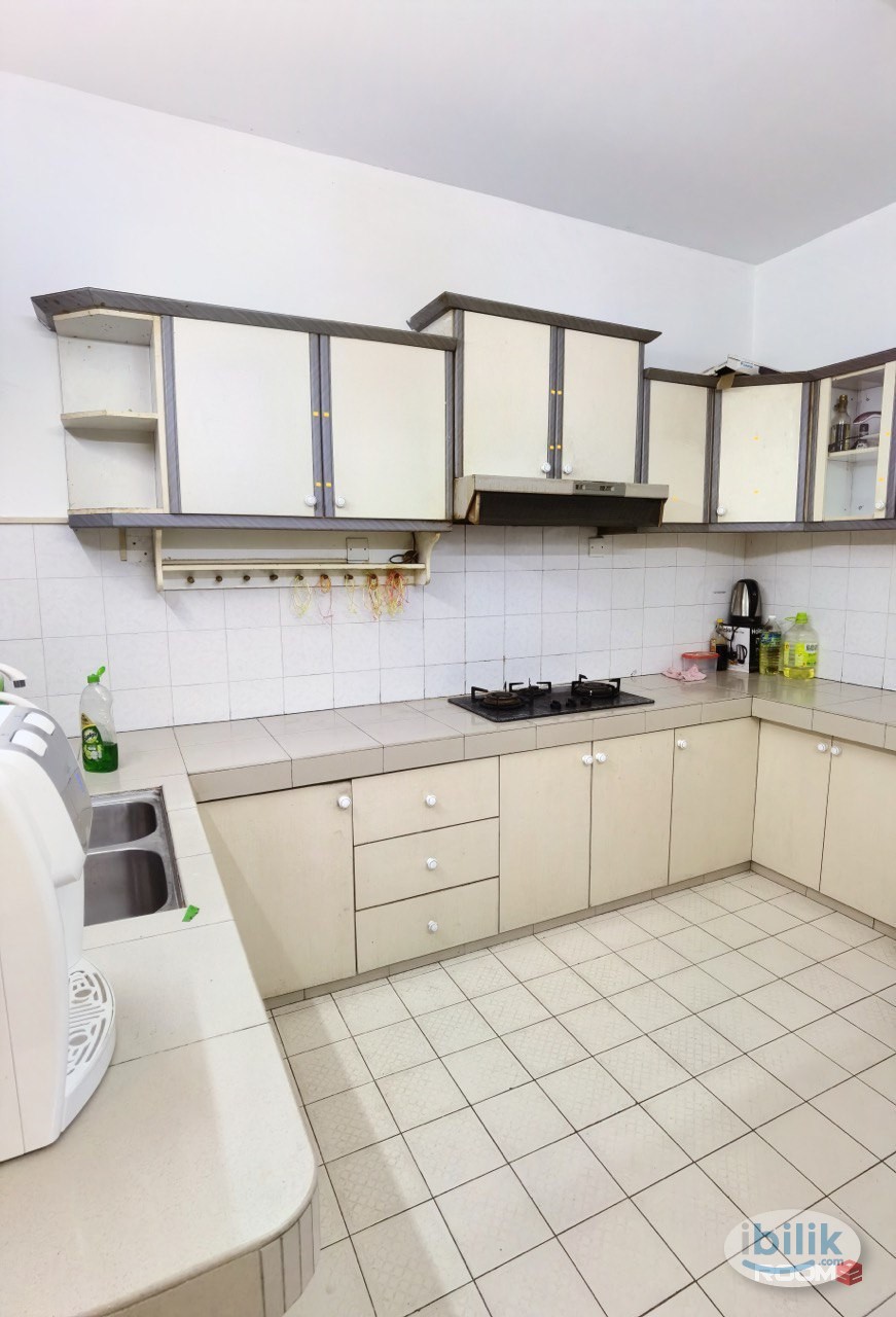 🔥Fully Furnished Single Room 🔥Walking Distance to MRT Bandar Utama, 🛜High Speed Wifi - Image 3