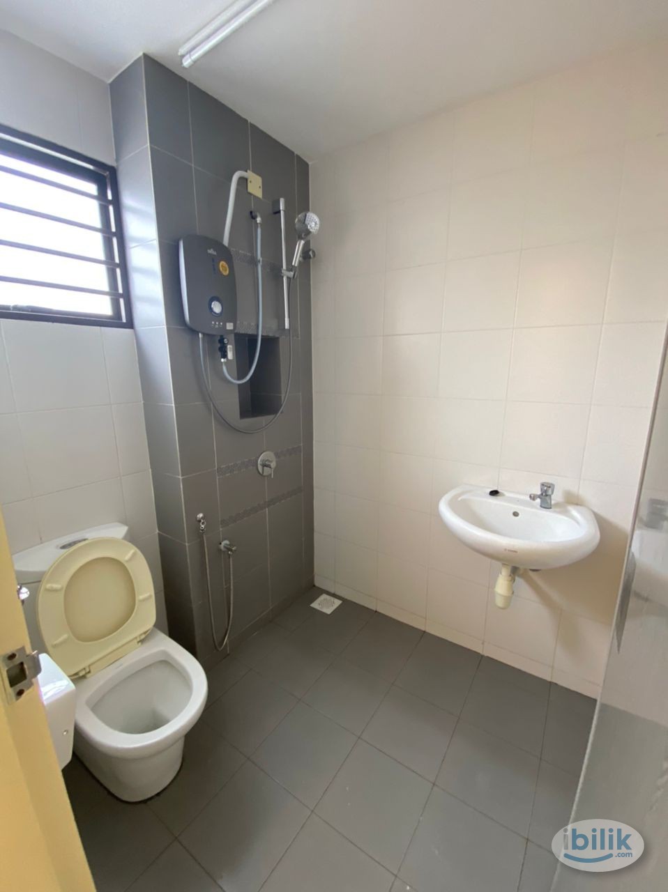 LIMITED UNITS Medium room for rent in Setia Alam - Image 3