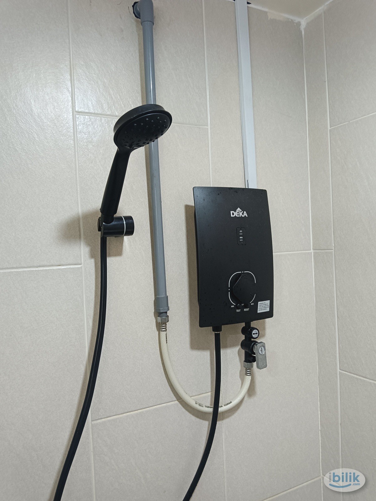 Furnished Window Single Room at SS4 Kelana Jaya near to LRT Kelana Jaya, Paradigm Mall - Image 4