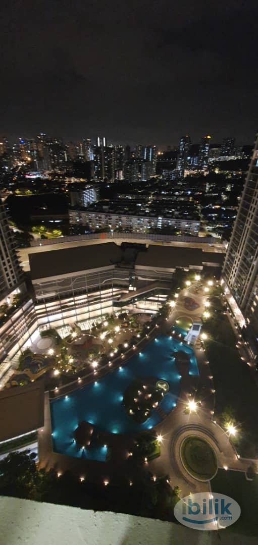 Masterbedroom:  5 stations to KL sentral (15 Mins) - Image 1