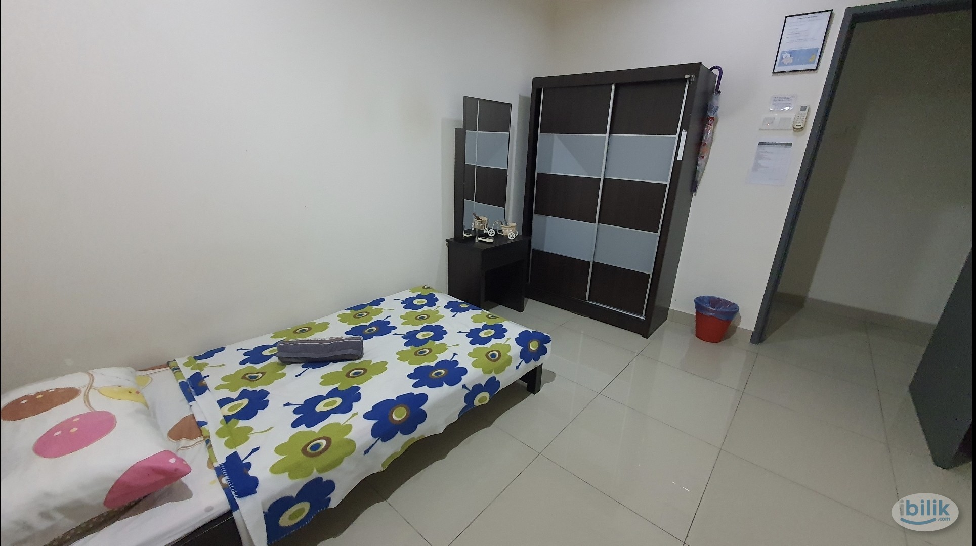 Room Facing Tropicana Golf Couse View - Image 1