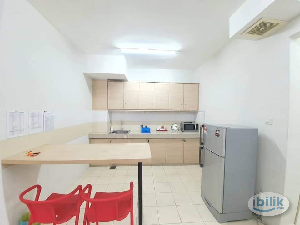 Master Room at Block J, Pacific Place, Ara Damansara - Image 1