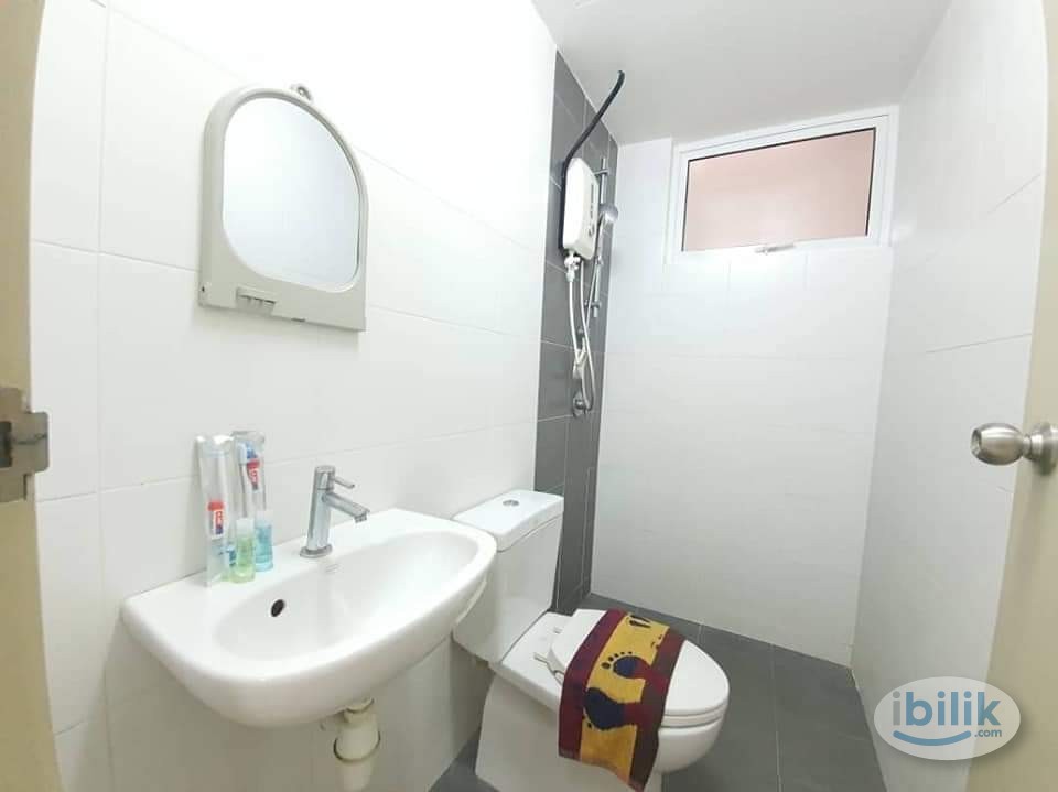 Master Room at Block J, Pacific Place, Ara Damansara - Image 3