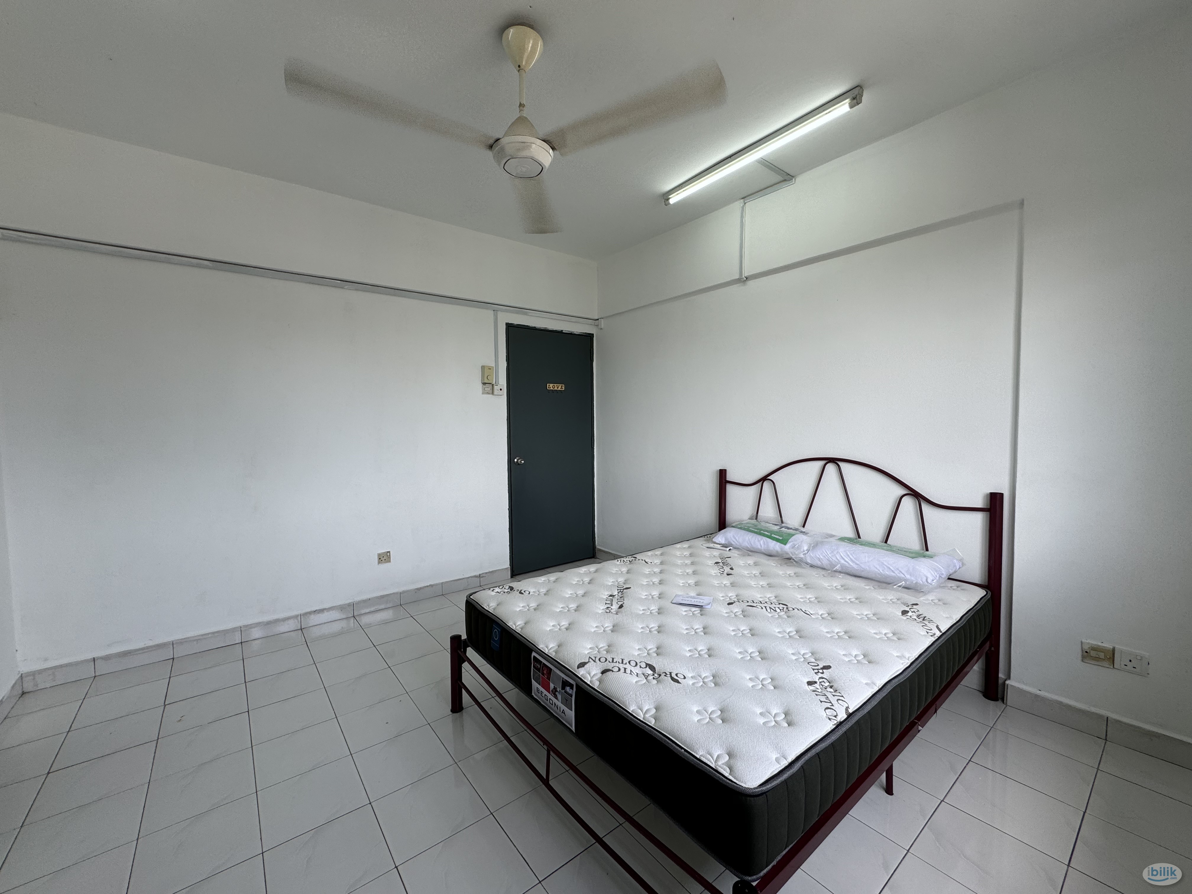 Master Room at Seri Mas, Bandar Sri Permaisuri with private 🛁bathroom Cheras Taman Ikhsan Taman Ikan Emas Near MRT - Image 2