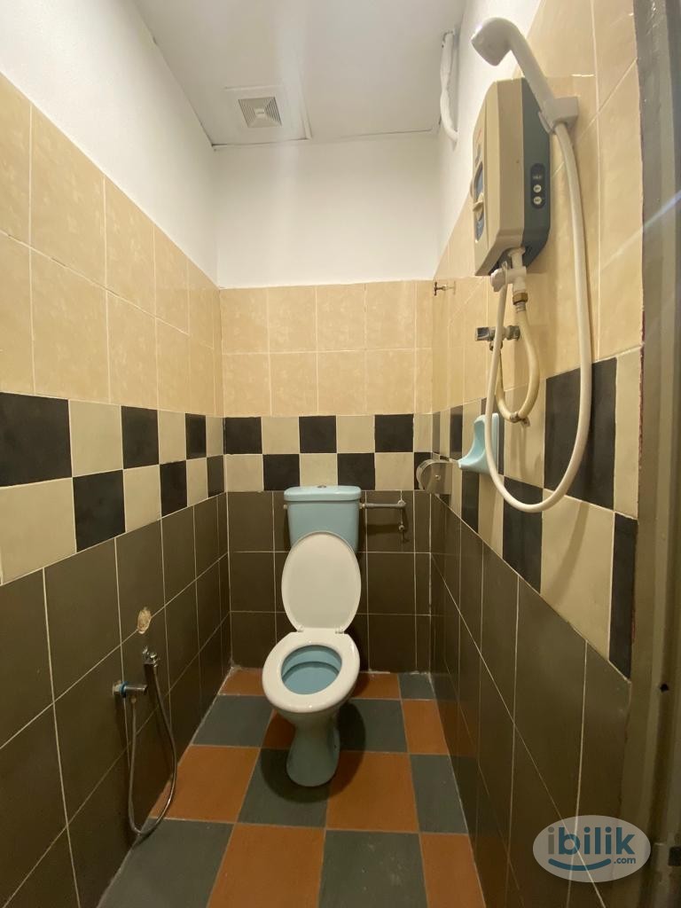 ⚜️Best View Hotel @SS2, PJ⚜️ 💢ZERO Deposit💢 Comfort Middle Room💛 ZERO Deposit!!!✨ Easy access to Restaurants and SS2 tow - Image 3