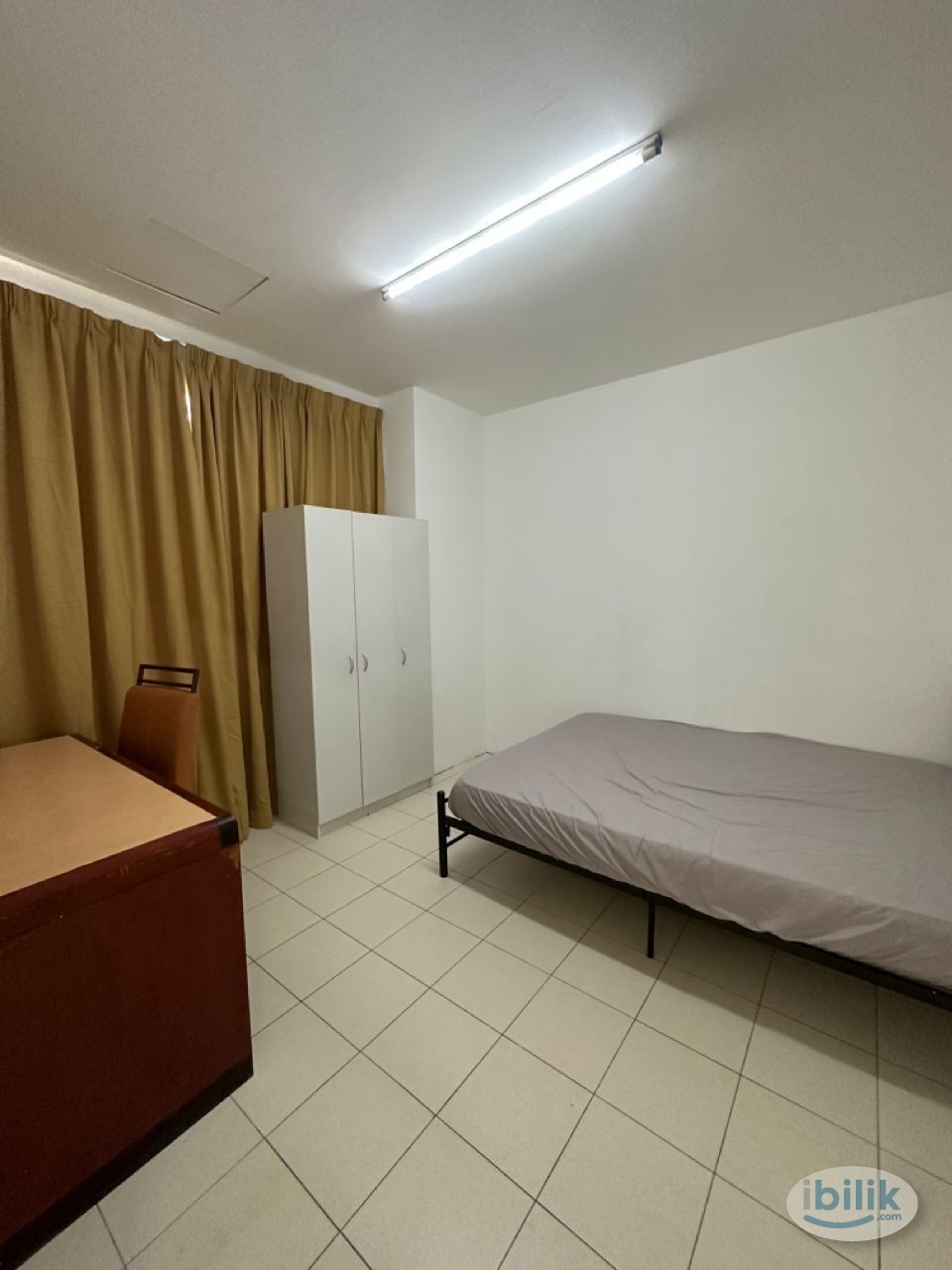 All FEMALE Middle Room with 5 Min Walk to LRT Lembah Subang at Ara Damansara - Image 1