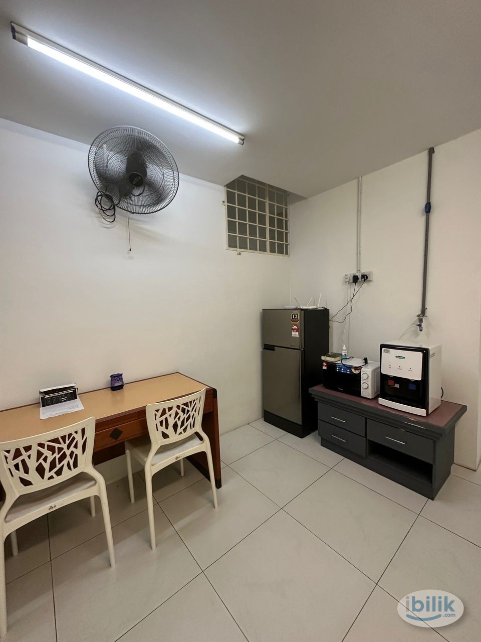 All FEMALE Middle Room with 5 Min Walk to LRT Lembah Subang at Ara Damansara - Image 3