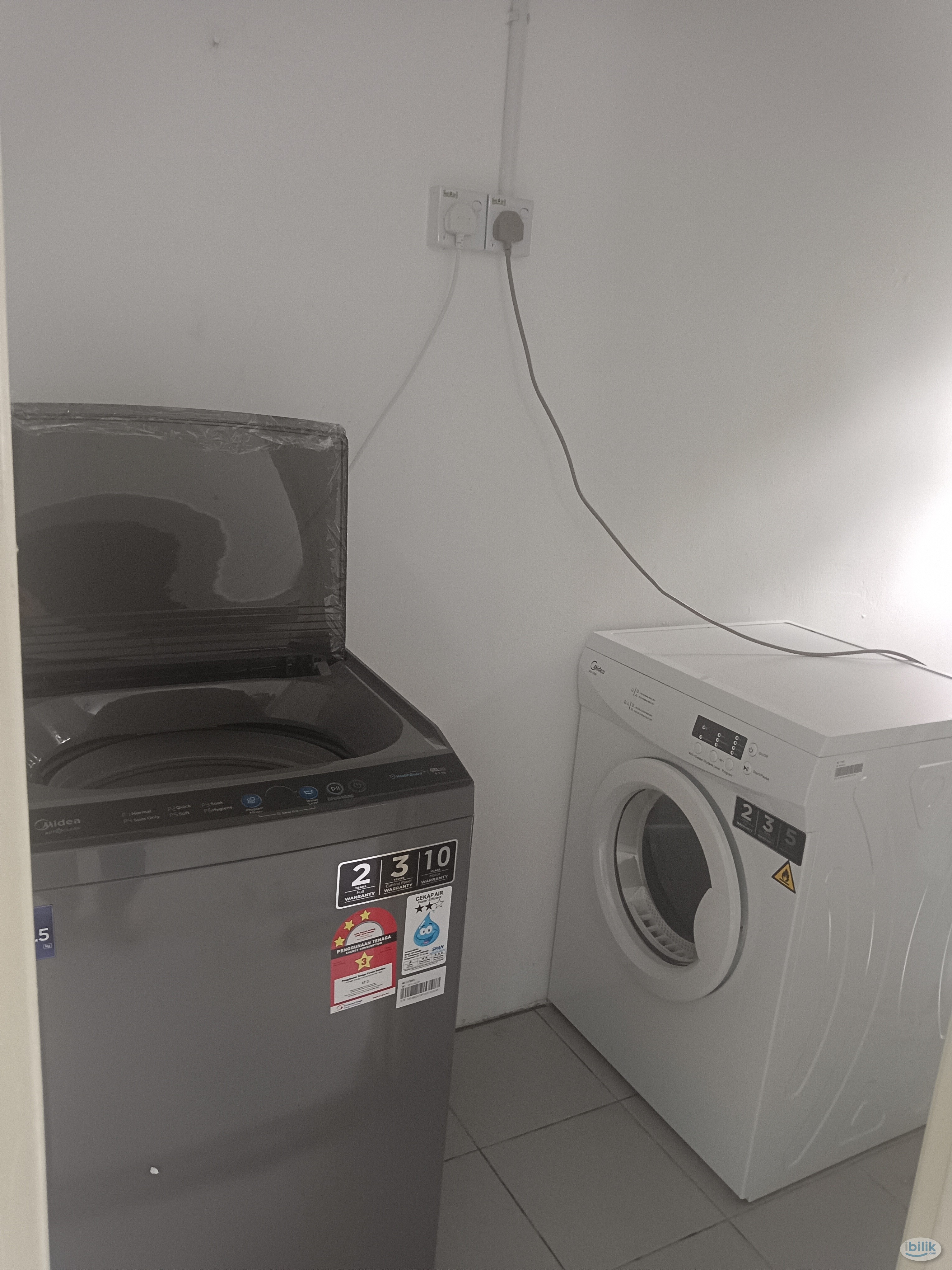 Middle Room with 5 Min Walk to LRT Lembah Subangat Ara Damansara, Petaling Jaya - Image 3