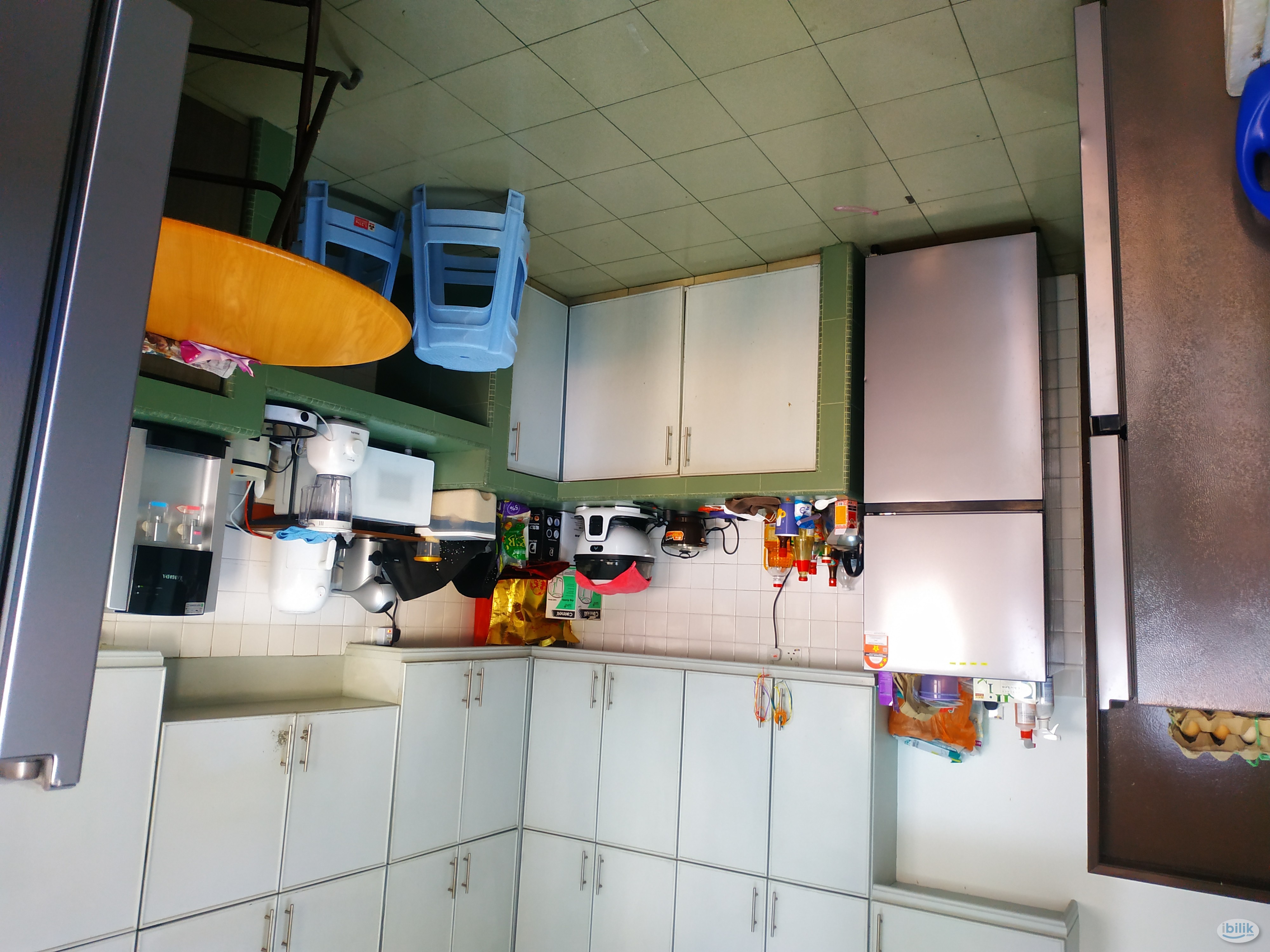 Middle Room with 5 Min walk to MRT at Taman Mutiara Barat, Cheras - Image 3