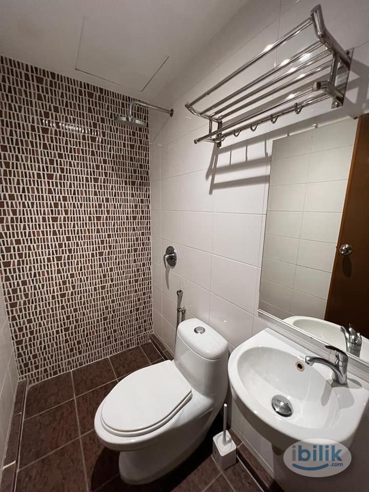 Near MRT TTDI 🚂 Room Rent attach Private Toilet at ATRIA mall, Damansara Jaya - Image 2