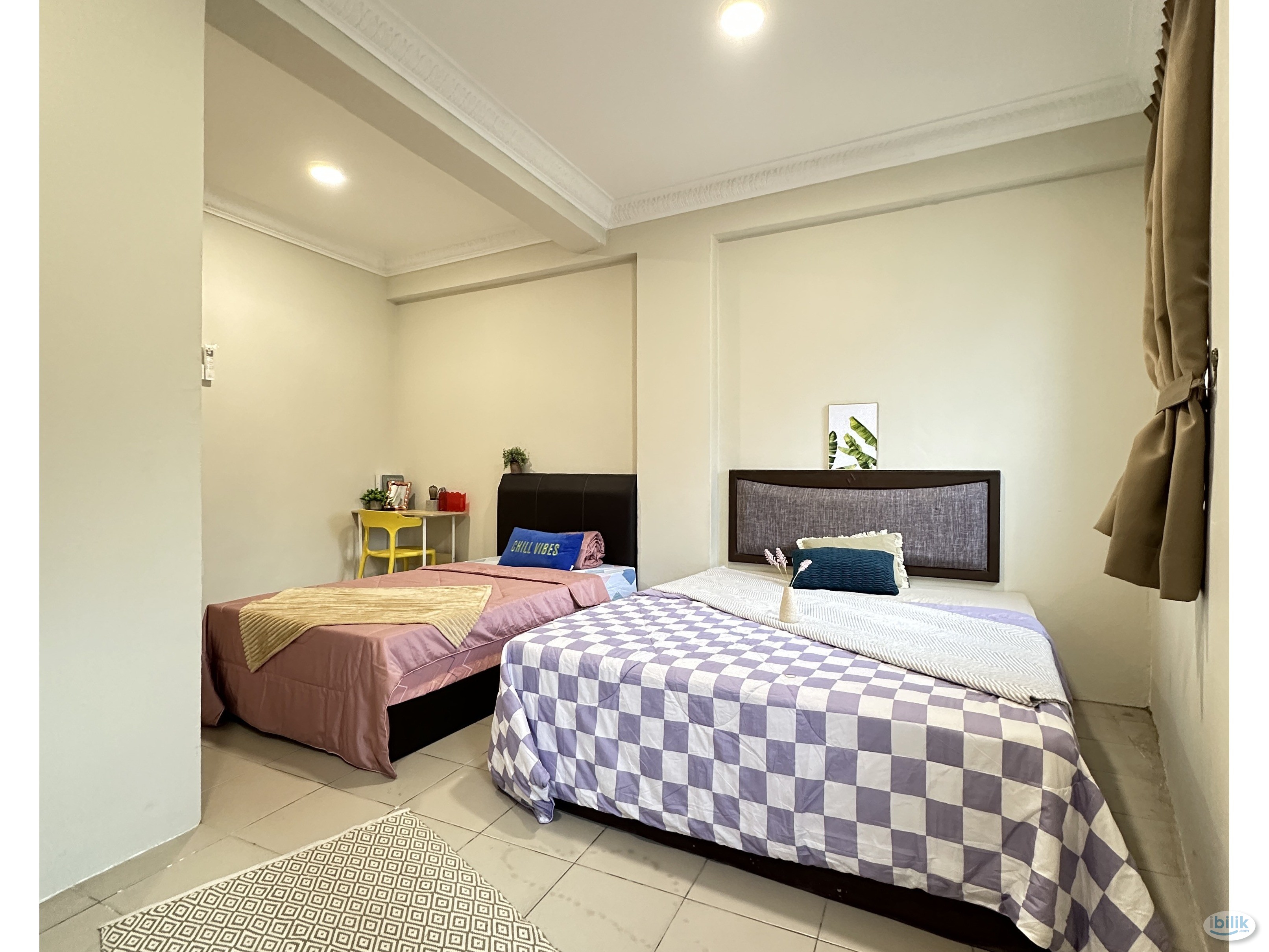GET EARLY BIRD OFFER 🔊 Master Room Provided Free WiFi at Petaling Street - Image 1