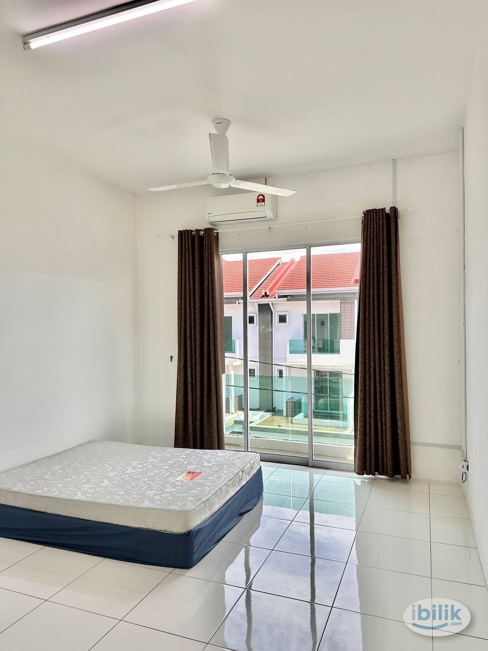 Middle Room at Butterworth, Seberang Perai - Image 2