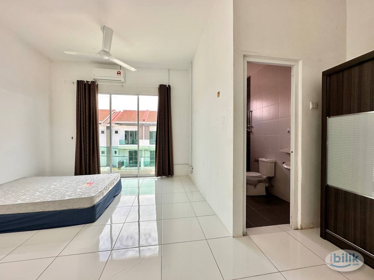 Middle Room at Butterworth, Seberang Perai - Image 1