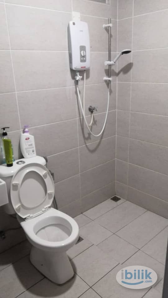 Middle Room at Butterworth, Seberang Perai - Image 2