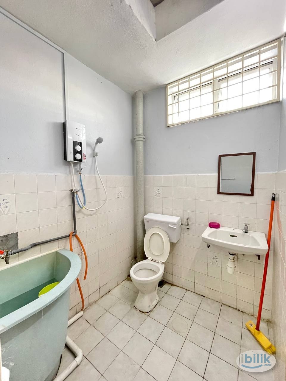 Middle Room at Butterworth, Seberang Perai - Image 4