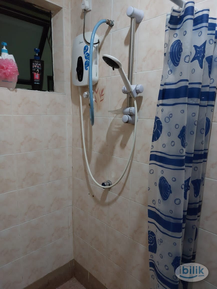 Single Room with Attached Bathroom - Image 4