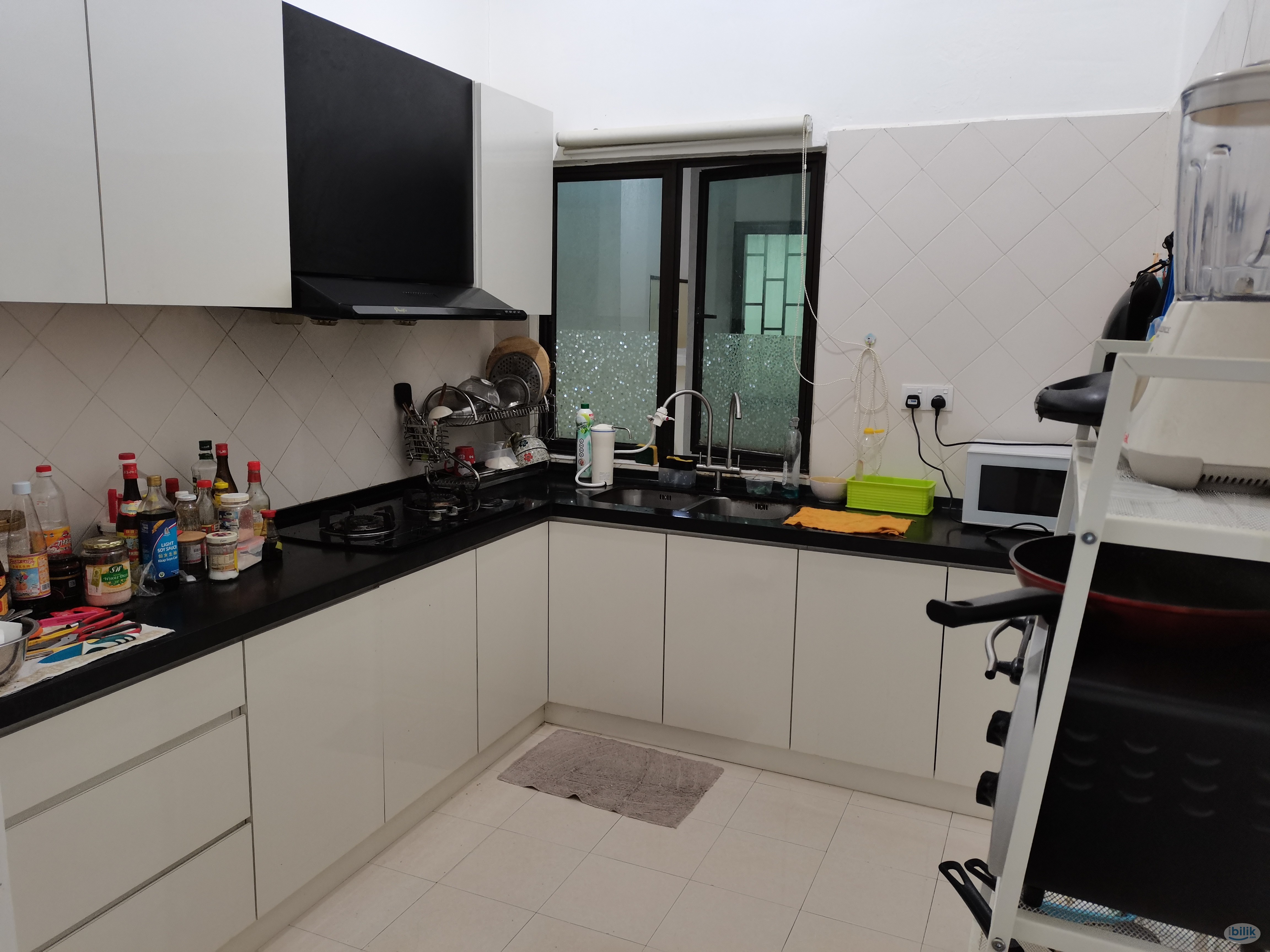 Single Room with Attached Bathroom - Image 5