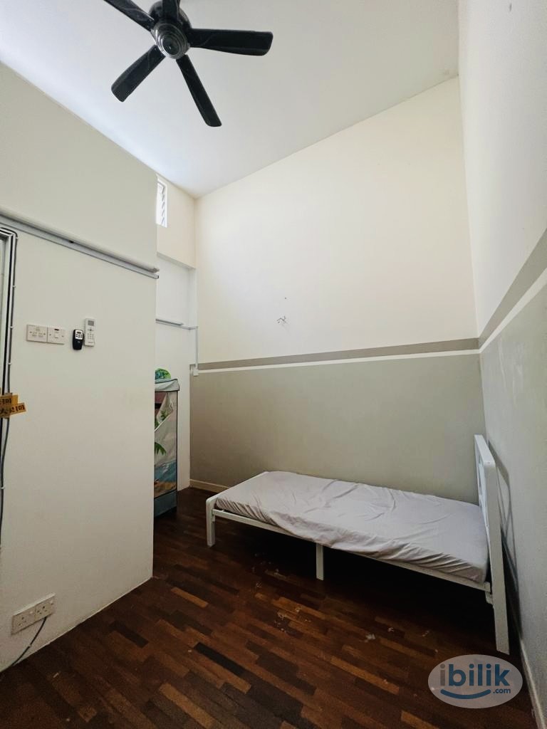Single Room at Kota Kemuning, Shah Alam, Immediatle move in Preference available, Aircond Room - Image 1