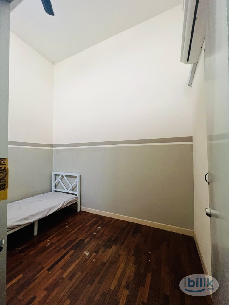 Single Room at Kota Kemuning, Shah Alam, Immediatle move in Preference available, Aircond Room - Image 3