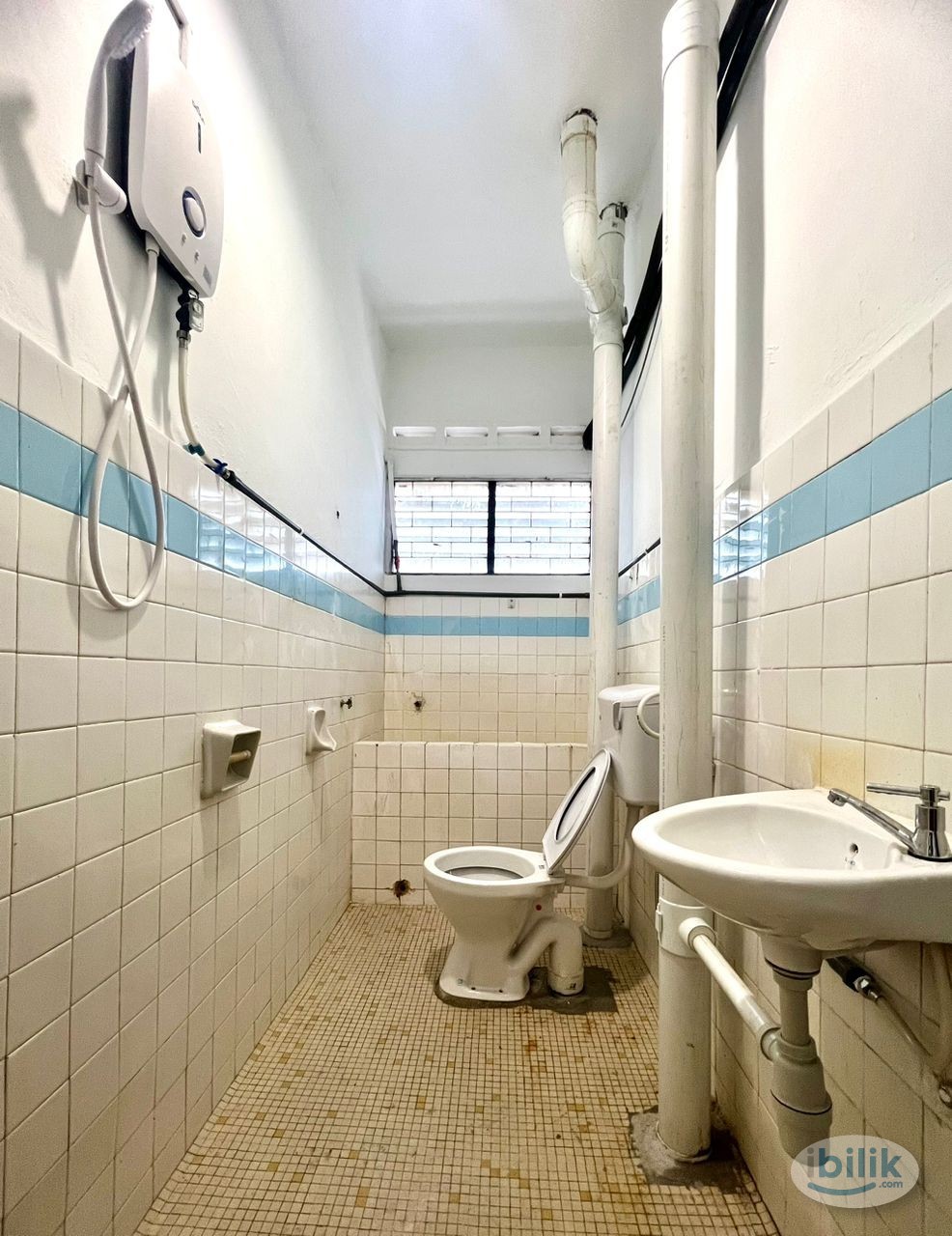 [ Cozy and available room for rent🌟 ] Queen-Size Bed Private Room at Johor Bahru Checkpoint, CIQ - RM 300 DEPOSIT Fees   - Image 4