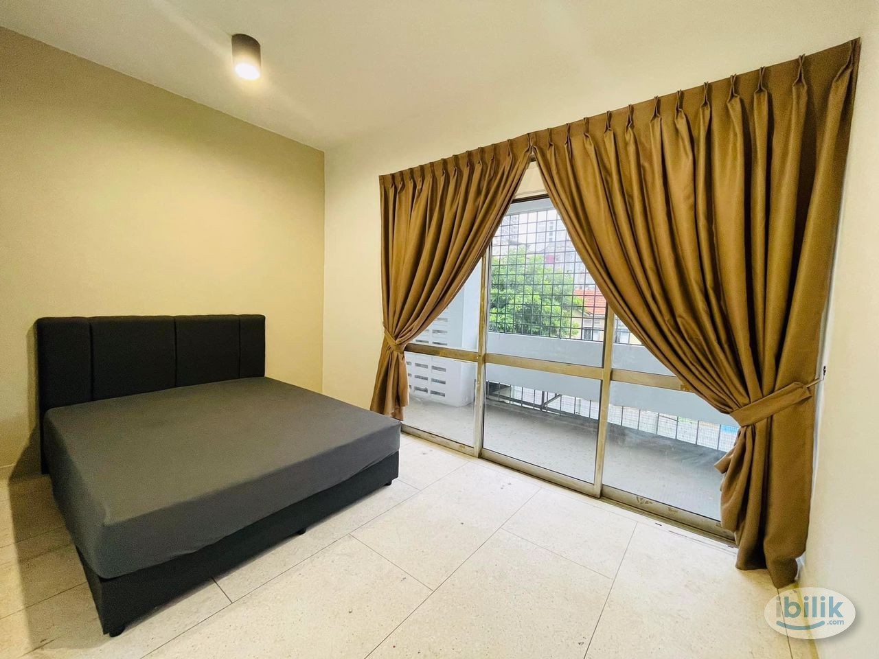 📍CIQ ROOM FOR RENT💰SUPER LOW DEPOSIT🌷Master Room at CIQ, Johor Bahru - Image 1