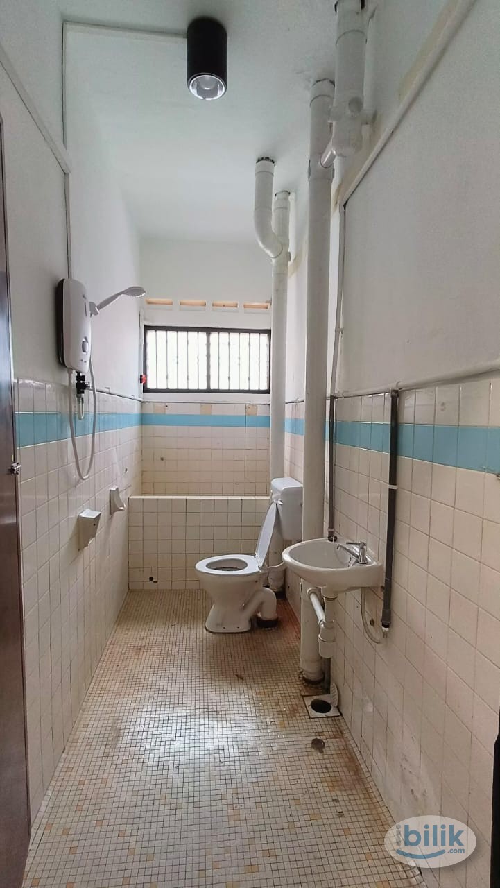 📍CIQ ROOM FOR RENT💰LOW DEPOSIT🌷Comman Room walking distance to CIQ, Johor Bahru - Image 3