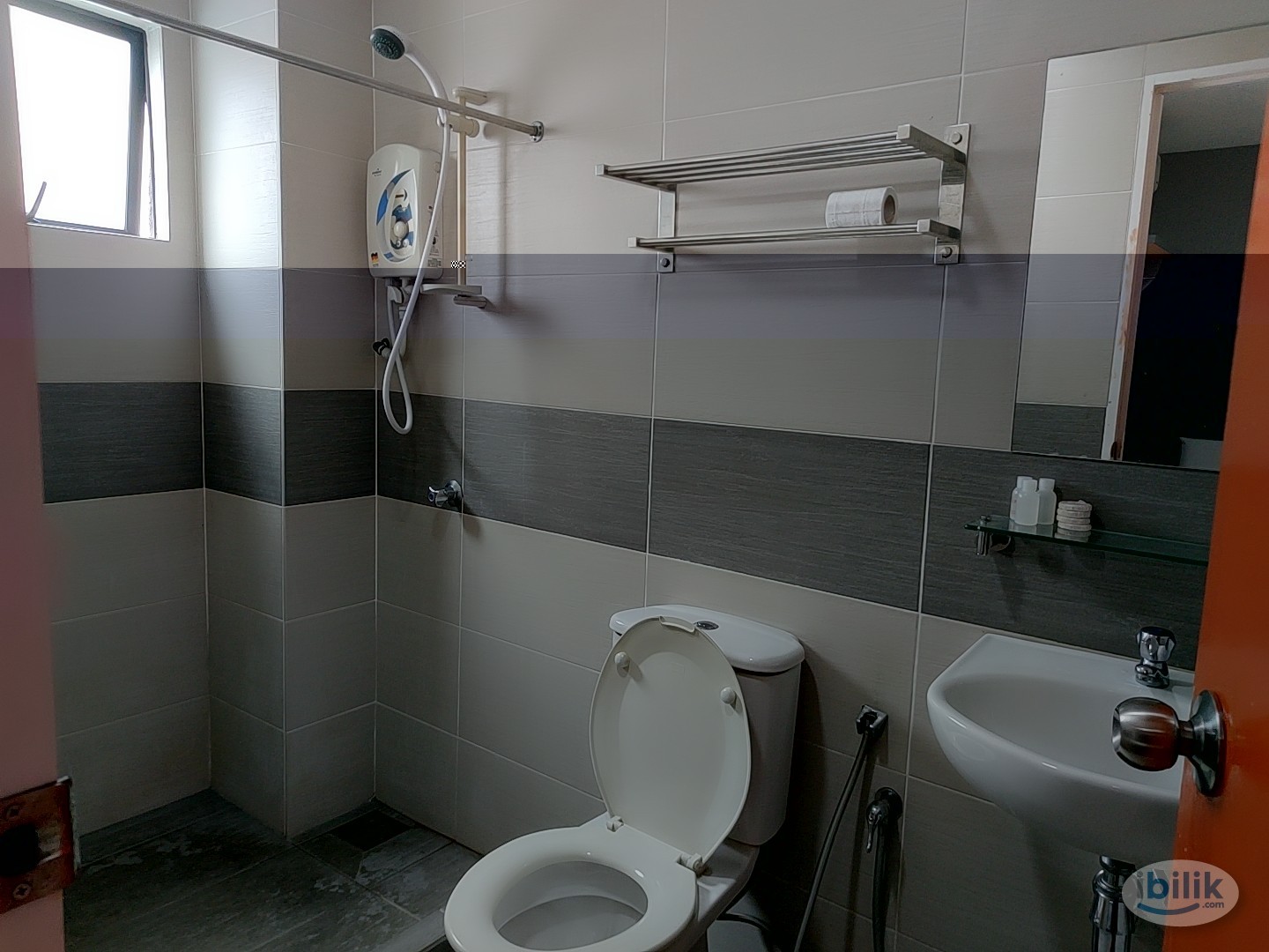 🔥Limited time offer 🔥Cozy Rooms 🏡 Fully furnished ✨FREE WIFI 🛜8min LRT Pudu 🚝 - Image 3