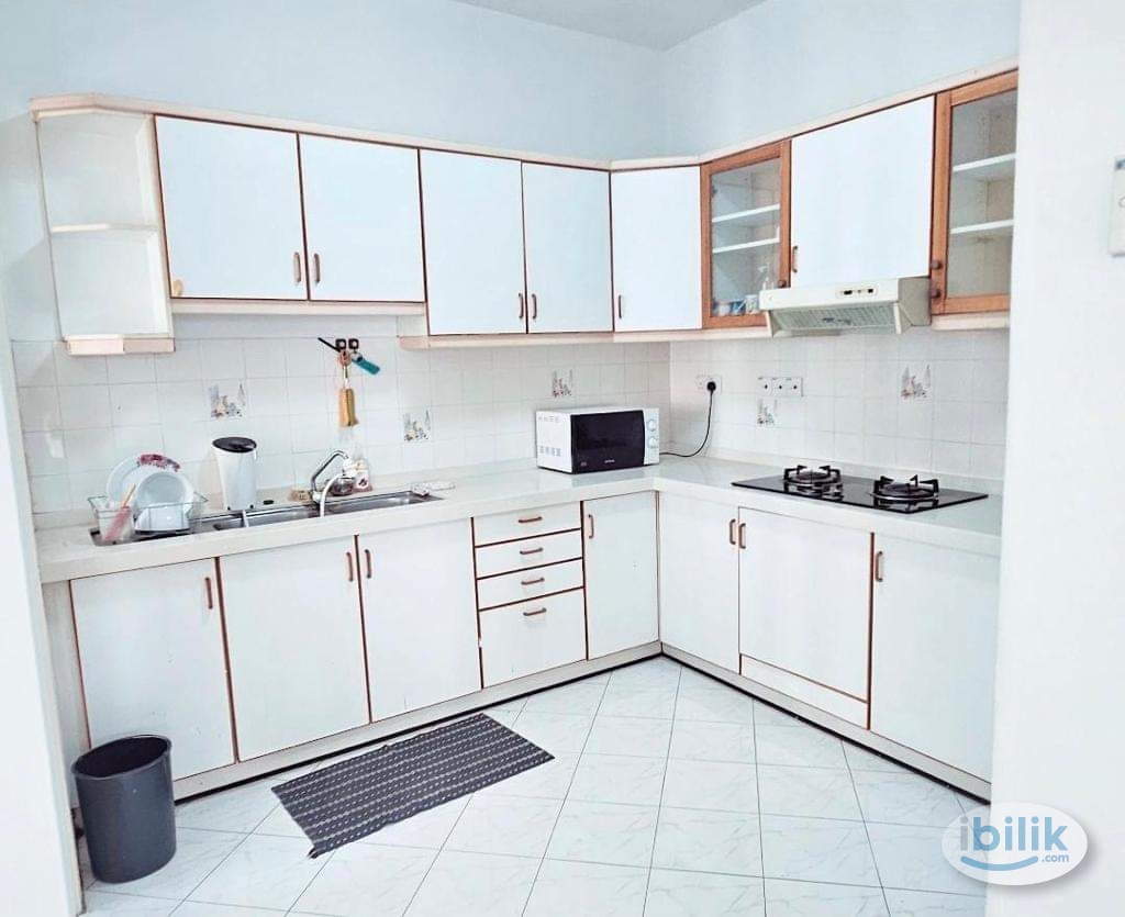 Middle Room at Pulau Tikus, Penang - Image 3