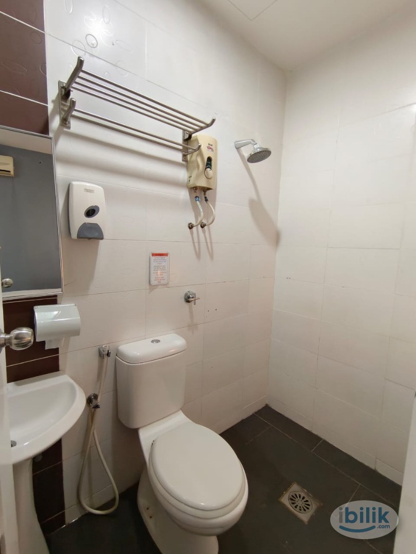 Near Surian Station 🚂 Room attach Private Toilet at Kota Damansara - Image 1