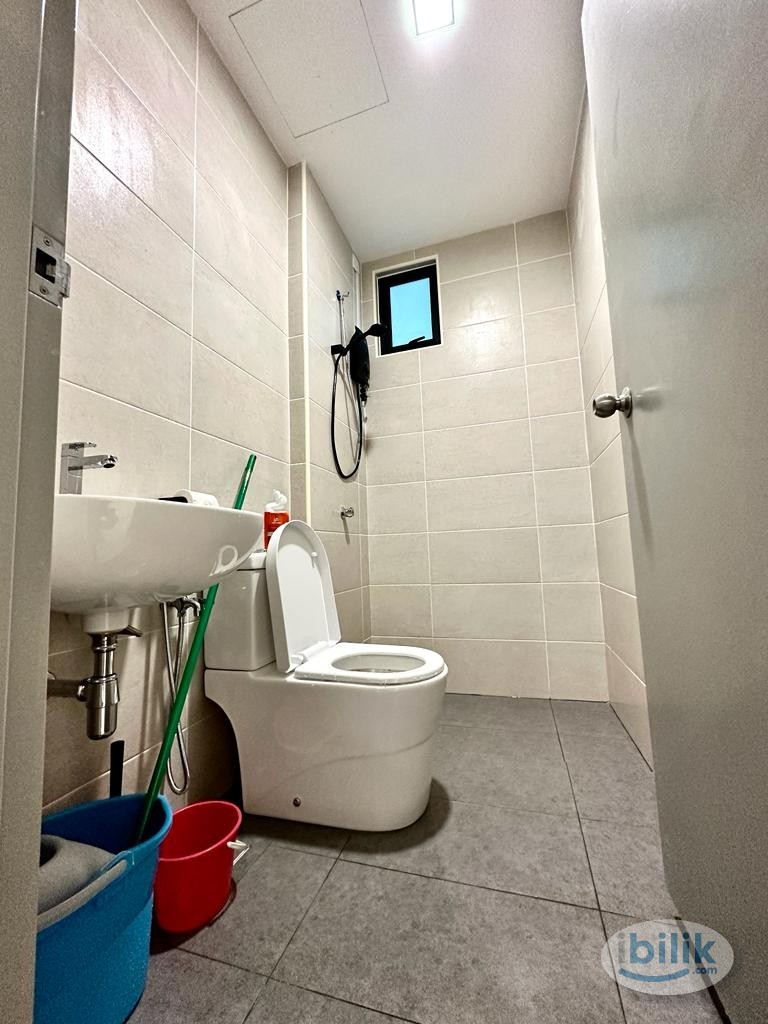 Private Middle Room, Free Cuckoo Water Dispenser, Actual Unit Viewing Available - Image 3