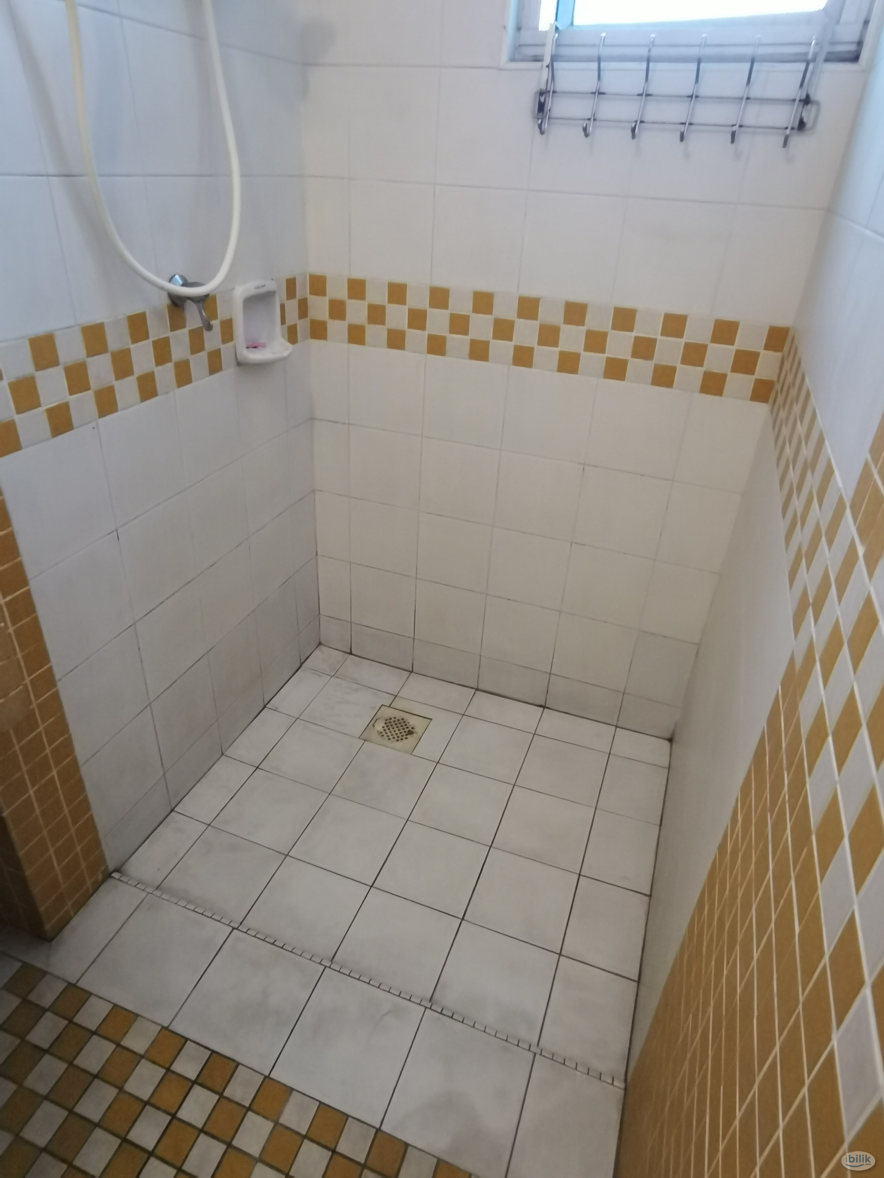 Master Room at Damansara Perdana, Petaling Jaya - Image 3