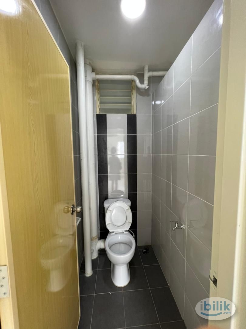 Single Room at Idaman Selasih, Sungai Ara - Image 4