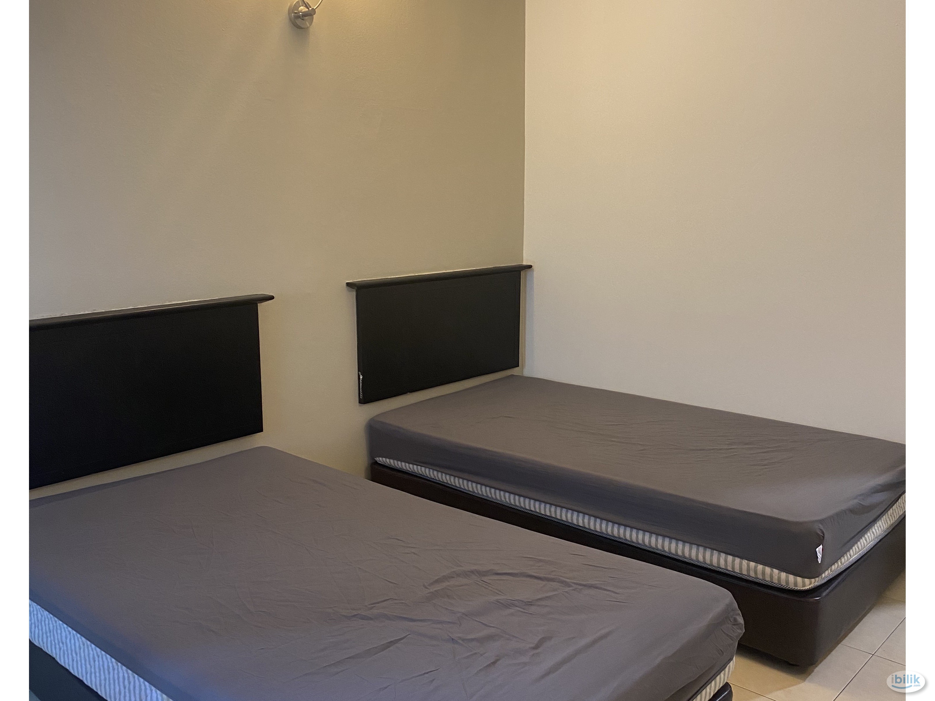 🛌Master Room~ Walking Distance JB Custom - Image 1