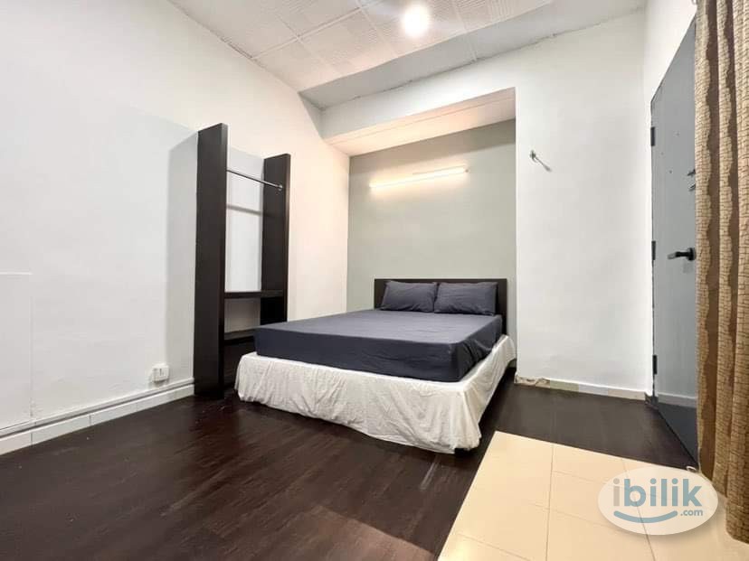 🧡Master Room~Near CIQ/Rm300 Booking Fee/ Low Deposit - Image 4