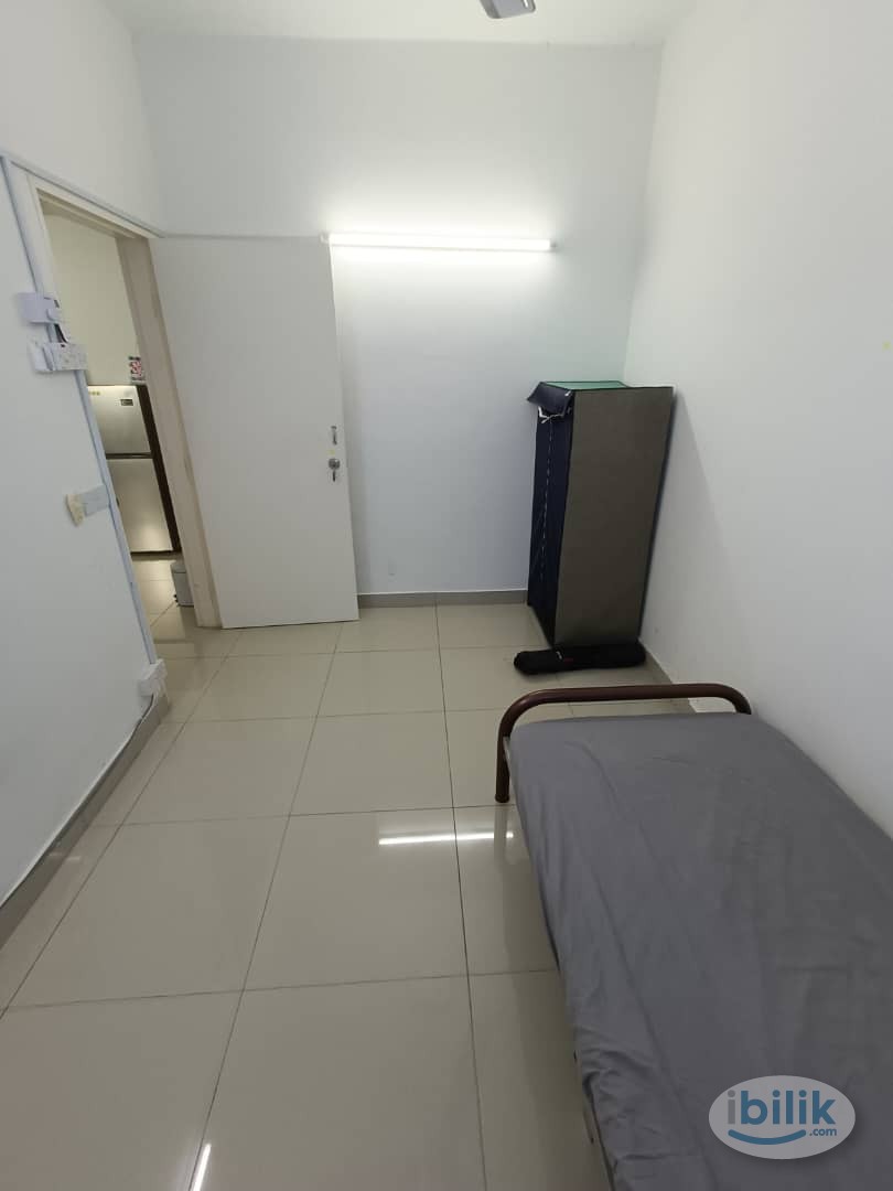 Room for Rent with Air-Cond at Setia Alam near Setia City mall - Image 1