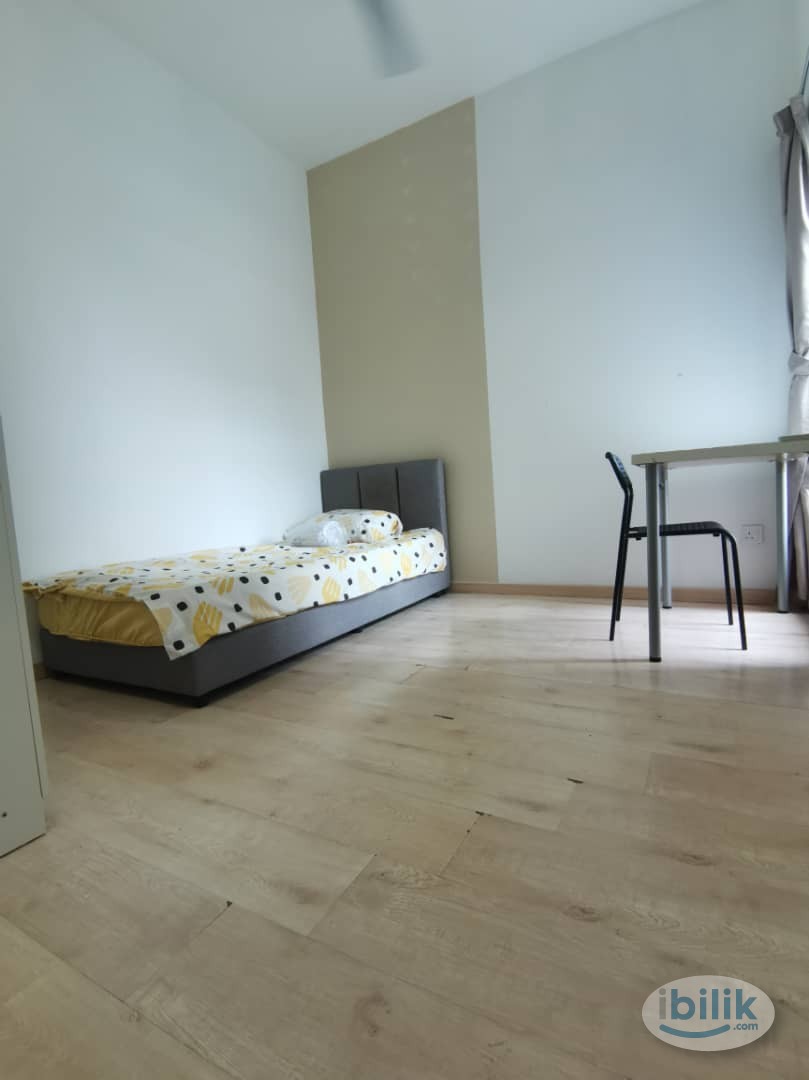Below Market Medium Room At The Holmes Bandar Tun Razak - Image 1