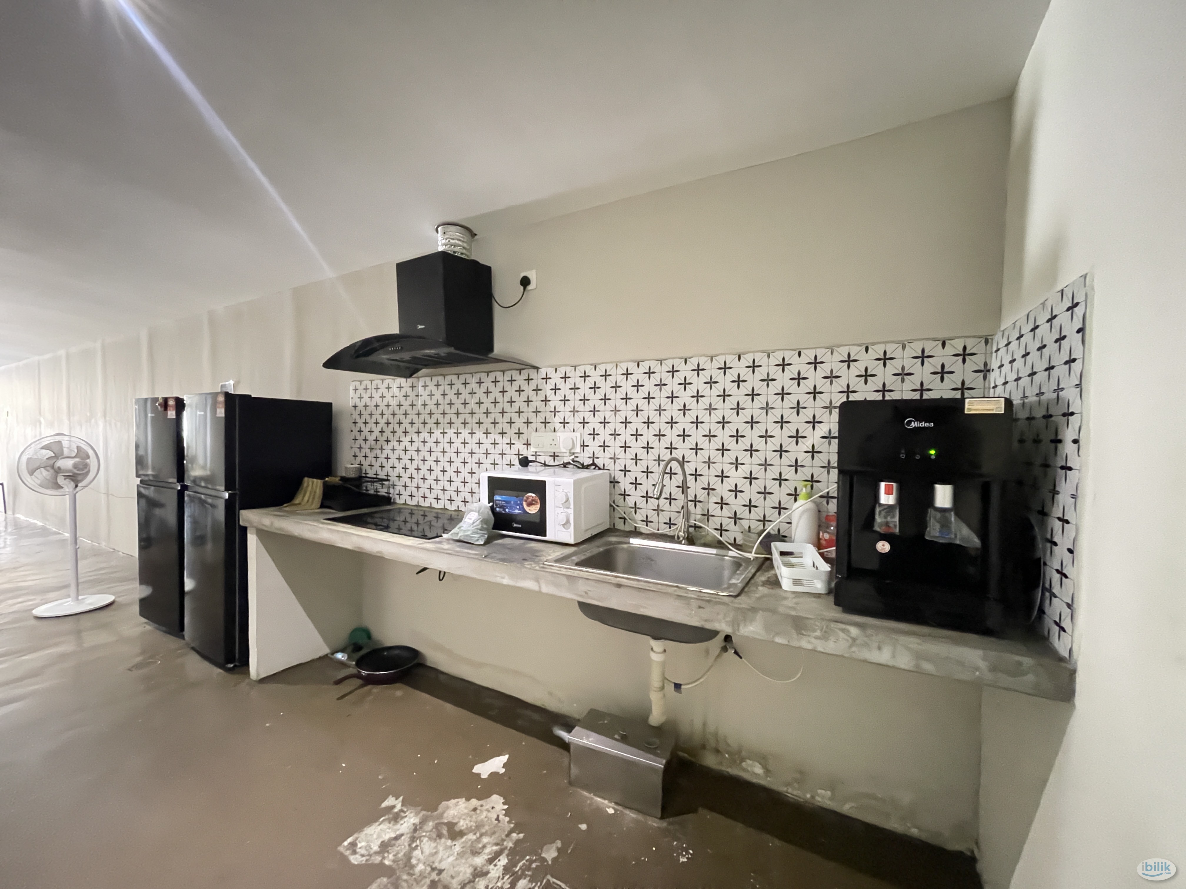 Near to Masjid Jamek Station 🚂 Room attach Private Toilet near Jalan TAR, Masjid India - Image 2