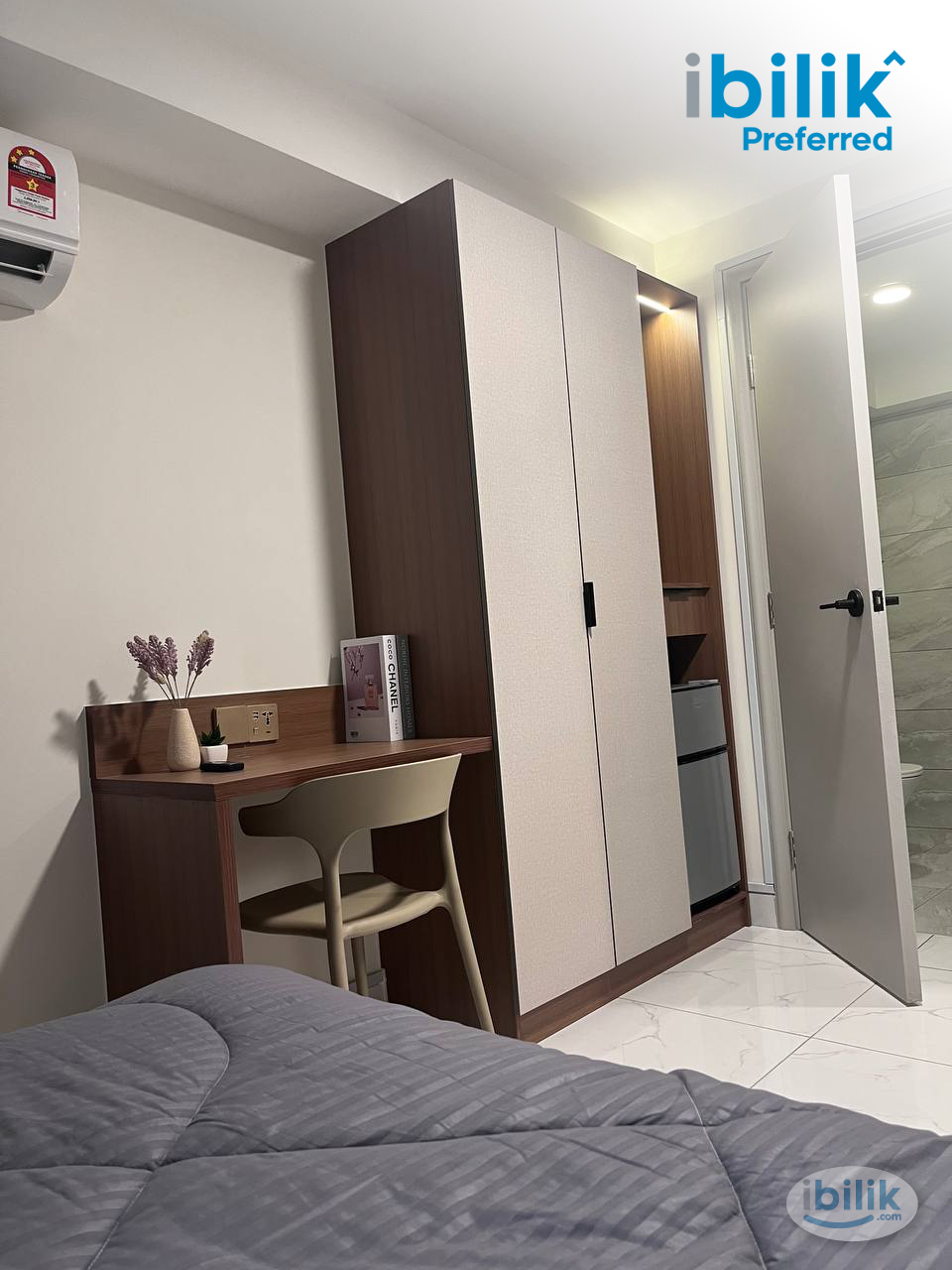 City View Master Room in Duplex Unit for Couple - Image 2