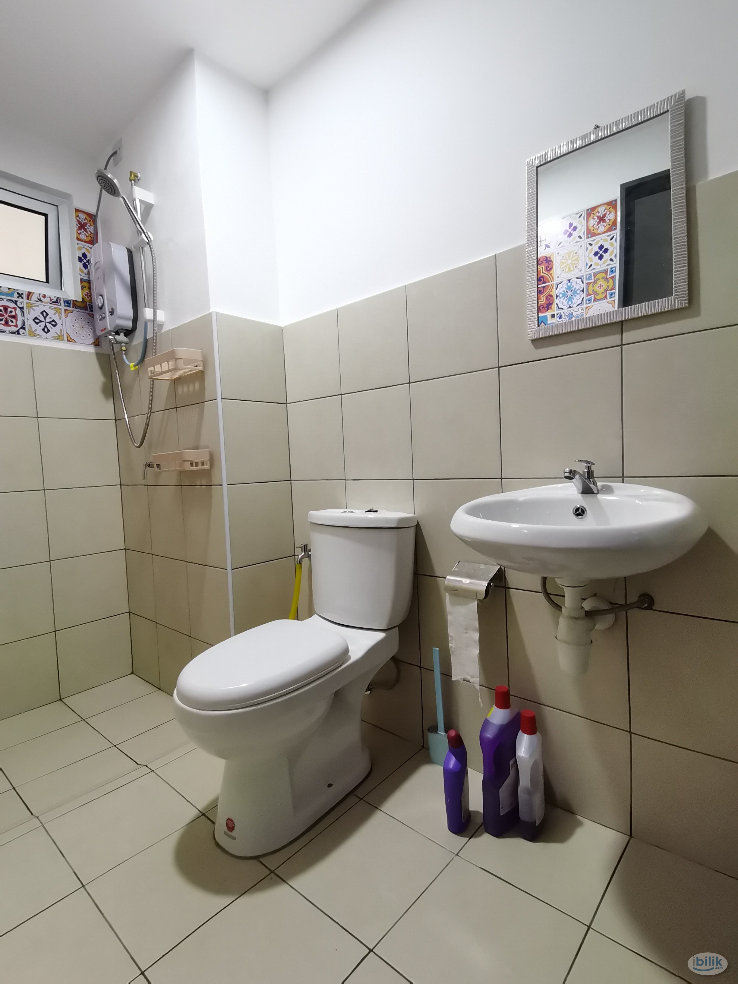 Middle Room at Residensi Kuchaimas (next to Hermington Condo) - Image 4