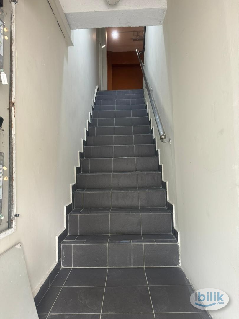4min drive to Pavilion 🚘  Room attach Toilet near Pudu, Times Square - Image 3